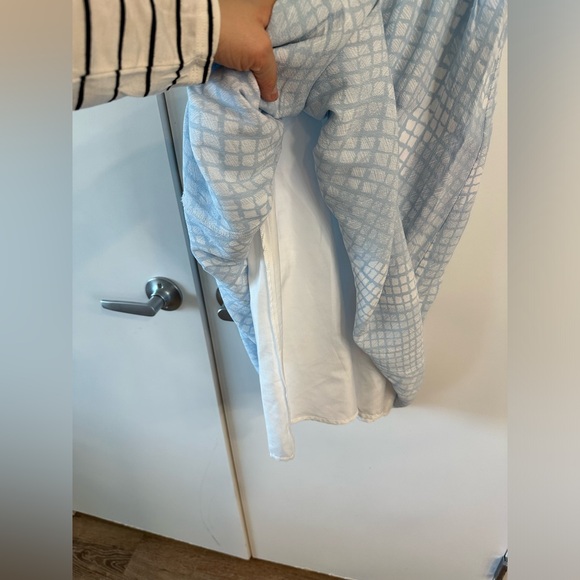 CUPCAKES & CASHMERE DRESS - Picture 4 of 9